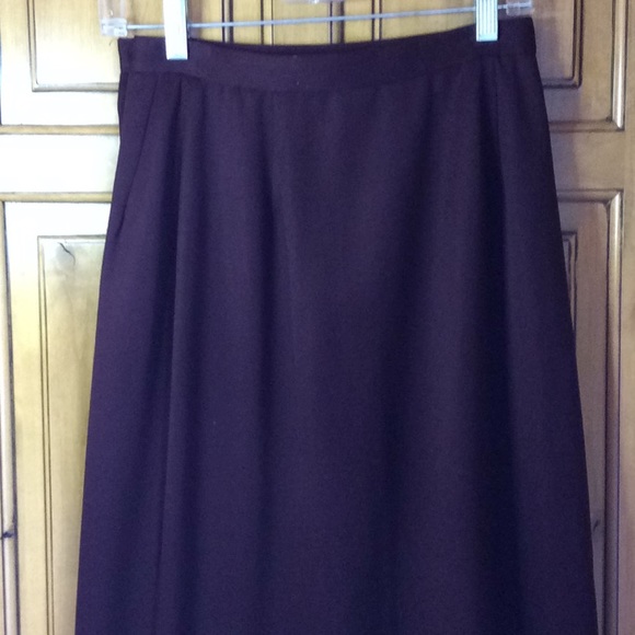 FINAL SALE PRICE Beeches Brown Wool Skirt in Size 8 - Picture 4 of 8